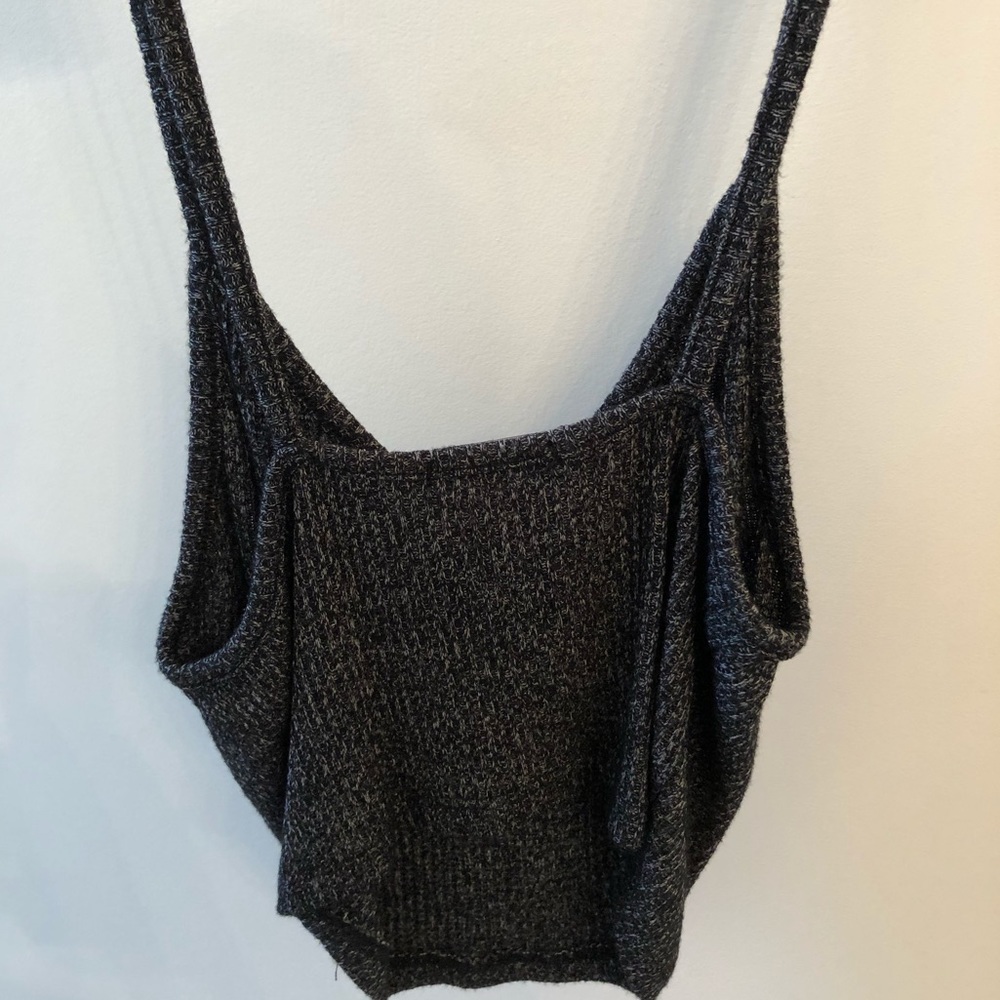 Basics Crop - Picture 3 of 3